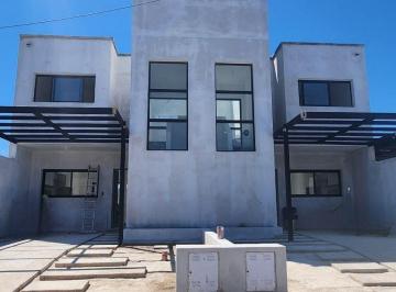 Casa de 4 ambientes, Córdoba · Vendo Duplex a Estrenar | Rincones de Manantiales | 2 Dorm | Patio