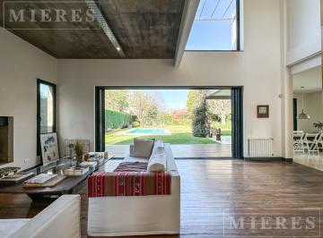 Casa · 260m² · 5 Ambientes · 2 Cocheras · Excelente y Moderna Casa en Venta en La Mejor Zona de Don Torcuato!