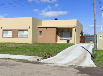 Casa de 4 ambientes, Berazategui · Casa en Alquiler - El Amanecer