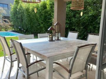 Casa · 207m² · 4 Ambientes · 3 Cocheras · Casa Venta o Alquiler Barbarita Tigre