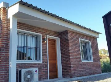 Casa · 100m² · 4 Ambientes · Casa - El Tesoro