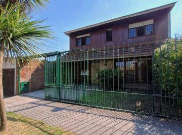 Casa · 206m² · 5 Ambientes · 2 Cocheras · Chalet 5 Ambientes en Chauvin