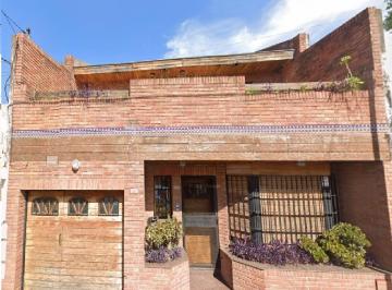 Casa de 4 ambientes, Versalles · Chalet 4 Amb Suite 3 Baños Garaje Fondo Balcón Terraza