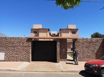PH · 88m² · 4 Ambientes · 1 Cochera · PH en Venta en Complejo en Quebrada de Las Rosas