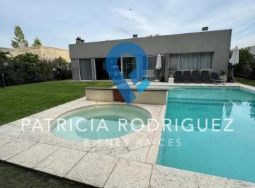 Casa · 160m² · 4 Ambientes · 1 Cochera · Casa - Santa Juana