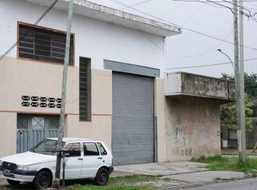 Bodega-Galpón · 226m² · Venta Galpón con Vivienda a Refaccionar