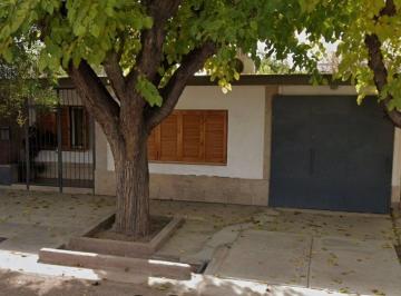 Casa · 130m² · 4 Ambientes · 1 Cochera · Venta Casa en Guaymallén