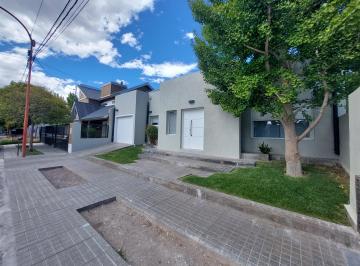 Casa de 5 ambientes, Cipolletti · Casa en Venta, 2 Dorm., Barrio 12 de Septiembre