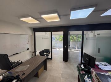 Oficina comercial · 54m² · 3 Ambientes · Espectacular Oficina en Echeverria Casi Libertador! Sup: 54 m² con Balcon!