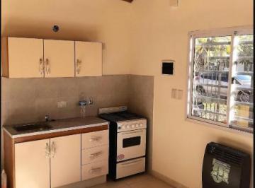 Casa de 2 ambientes, La Plata · Casa de 2 Dorm. con Cochera en Calle 61 y 154, Los Hornos, La Plata
