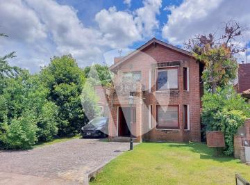 Casa · 216m² · 4 Ambientes · 3 Cocheras · Hermosa Casa en Venta en Country Maschwitz Club
