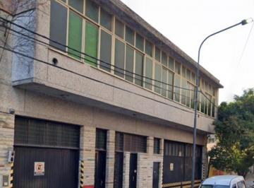 Bodega-Galpón · 1176m² · Único Deposito/cochera/oficina en El Centro de Caseros 1176 m