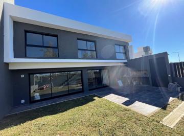 PH · 130m² · 4 Ambientes · 1 Cochera · Lomas de Manantiales - Duplex de 3 Dorm. a Estrenar