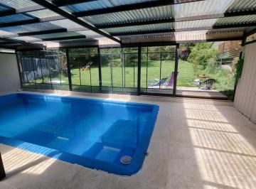 Casa · 160m² · 5 Ambientes · Casa con Pileta Climatizada Sobre Avda Bustillo Al 18200