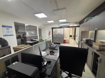 Oficina comercial · 127m² · 4 Ambientes · Espectacular Oficina en Echeverria Casi Libertador! Sup: 127 m² con Balcones!