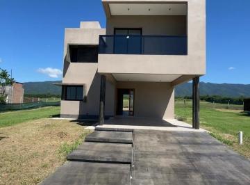 Casa · 365m² · 4 Ambientes · 2 Cocheras · Casa en Venta - Las Limas