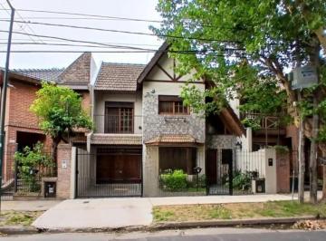 Casa · 160m² · 4 Ambientes · 1 Cochera · Espectacular Chalet en 2 Plantas