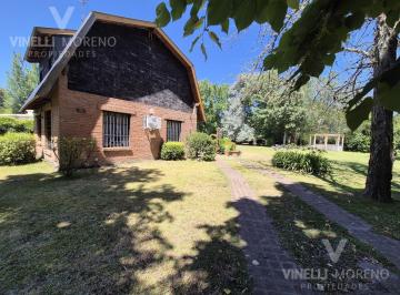 Casa · 1200m² · 4 Ambientes · 10 Cocheras · Casa en La Martona Alquiler Anual