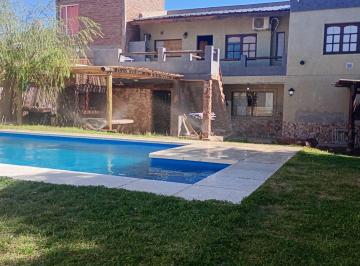Casa · 4 Ambientes · Casa en Villa El Chocon