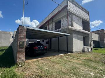 Casa · 180m² · 5 Ambientes · Casa en Santa Fe