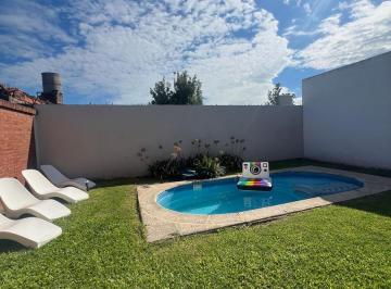 Casa · 220m² · 6 Ambientes · 2 Cocheras · Casa Lista Para Entrar a Vivir Sobre Almirante Brown
