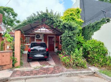 Casa · 110m² · 5 Ambientes · 1 Cochera · Casa de 3 Dorm. en Venta en Barrio Privado a 7 Cuadras de Barrio Norte, Smt