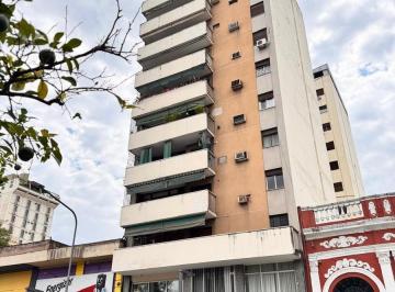 Departamento · 137m² · 5 Ambientes · 1 Cochera · Departamento de 3 Dorm. y Cochera en Venta con Vista Única a La Plaza Independencia