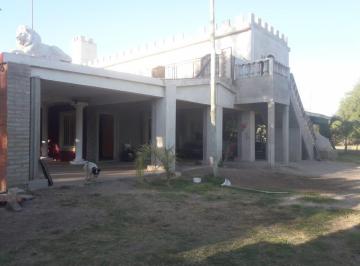 Campo · 70000m² · 8 Ambientes · 2 Cocheras · Oportunidad - Quinta con Importante Casa en Bañado de Soto