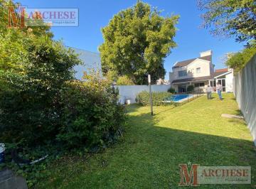Casa · 178m² · 4 Ambientes · 2 Cocheras · Casa 4 Ambientes en Venta en Castelar Norte