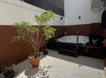 Casa · 258m² · 5 Ambientes · 2 Cocheras · Casa en Venta Barrio de Flores