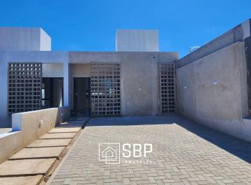 Casa de 4 ambientes, Córdoba · Vendo Duplex | Rincones de Manantiales | 2 Dorm. | Patio | Cochera