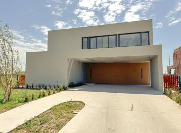 Casa · 297m² · 8 Ambientes · 2 Cocheras · Casa 4 Dorm - Vida Club de Campo