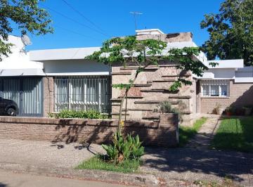 Casa · 160m² · 4 Ambientes · 1 Cochera · Venta Casa Cerro de Las Rosas