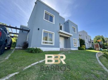Casa · 200m² · 5 Ambientes · 2 Cocheras · Venta Casa Altos del Sol