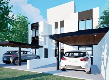 Casa · 84m² · 3 Ambientes · 2 Cocheras · Venta de Duplex de 2 Dorm. en Cuestas de Manantiales