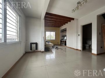 PH · 100m² · 3 Ambientes · Venta PH 3 Ambientes con Balcón en Bernal