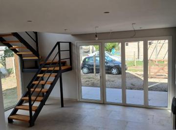 Casa · 70m² · 3 Ambientes · 2 Cocheras · Casa Dina Huapi