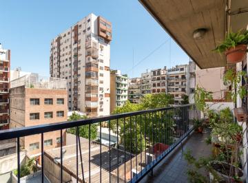 Departamento · 59m² · 3 Ambientes · 1 Cochera · Comodo Tres Ambientes con Balcon, Cochera y Baulera, en Caballito.