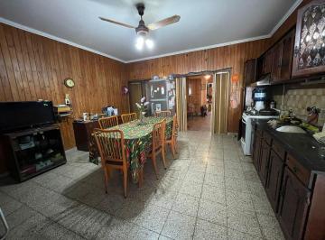 Casa de 6 ambientes, Rafaela · Casa en Barrio 9 de Julio con Todos Los Servicios.