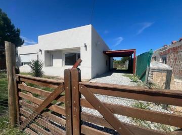 Casa · 60m² · 3 Ambientes · 2 Cocheras · Casa Venta Los Angeles Piriapolis 2 Dorm 2 Baños C