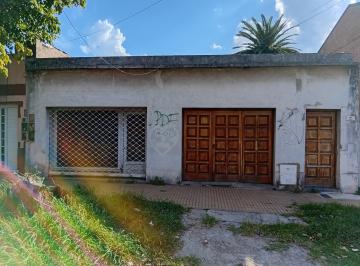 Casa de 3 ambientes, Lomas de Zamora · Casa en Venta 2 Dorm. Cochera. Temperley Este