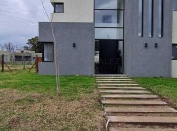Casa · 157m² · 5 Ambientes · Casa en Venta en San Sebastian - Area 2, San Sebastian, Escobar