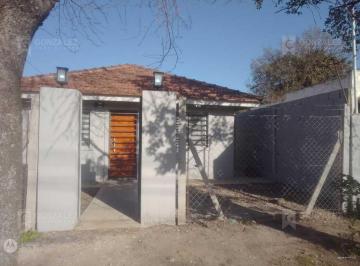 Casa · 150m² · 4 Ambientes · 2 Cocheras · Casa Chalet en Venta en Villa Morra, Pilar, G. B. a. Zona Norte