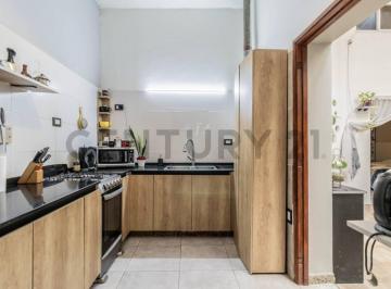 PH · 49m² · 3 Ambientes · PH Flores 3 Amb. 1/2 en Pb Reciclado a Nuevo!