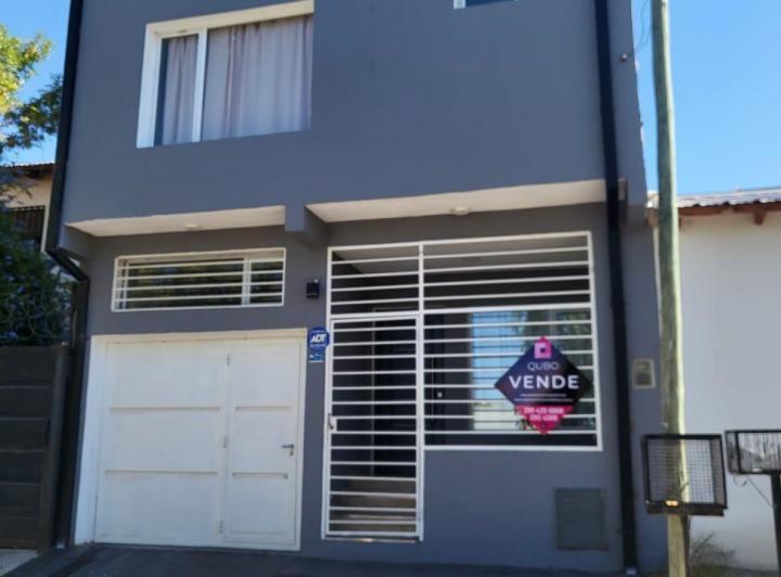 Casa · 180m² · 3 Dormitorios · 1 Cochera