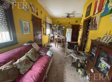 Casa · 82m² · 4 Ambientes · Venta de Casa 4 Ambientes con Terraza y Quincho en Lanús Este