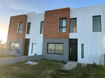 PH · 130m² · 4 Ambientes · 2 Cocheras · Quebradas de Manantiales Duplex 3 Dorm. a Estrenar