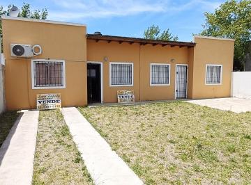 Casa de 3 ambientes, Mar del Tuyú · Calle 4 E/87 y 88 Mar del Tuyú Chalet 3 Ambientes Vende Sara Zapata Inmobiliaria
