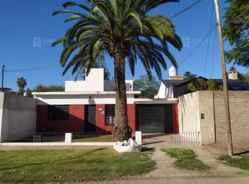 Casa · 100m² · 3 Ambientes · 1 Cochera · Casa Quinta en Venta en Grand Bourg, Malvinas Argentinas, G. B. a. Zona Norte