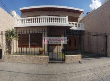 Casa · 250m² · 4 Ambientes · Vende Casa 5 Amb Parque Piscina Villa Celina Polo Textil Lote